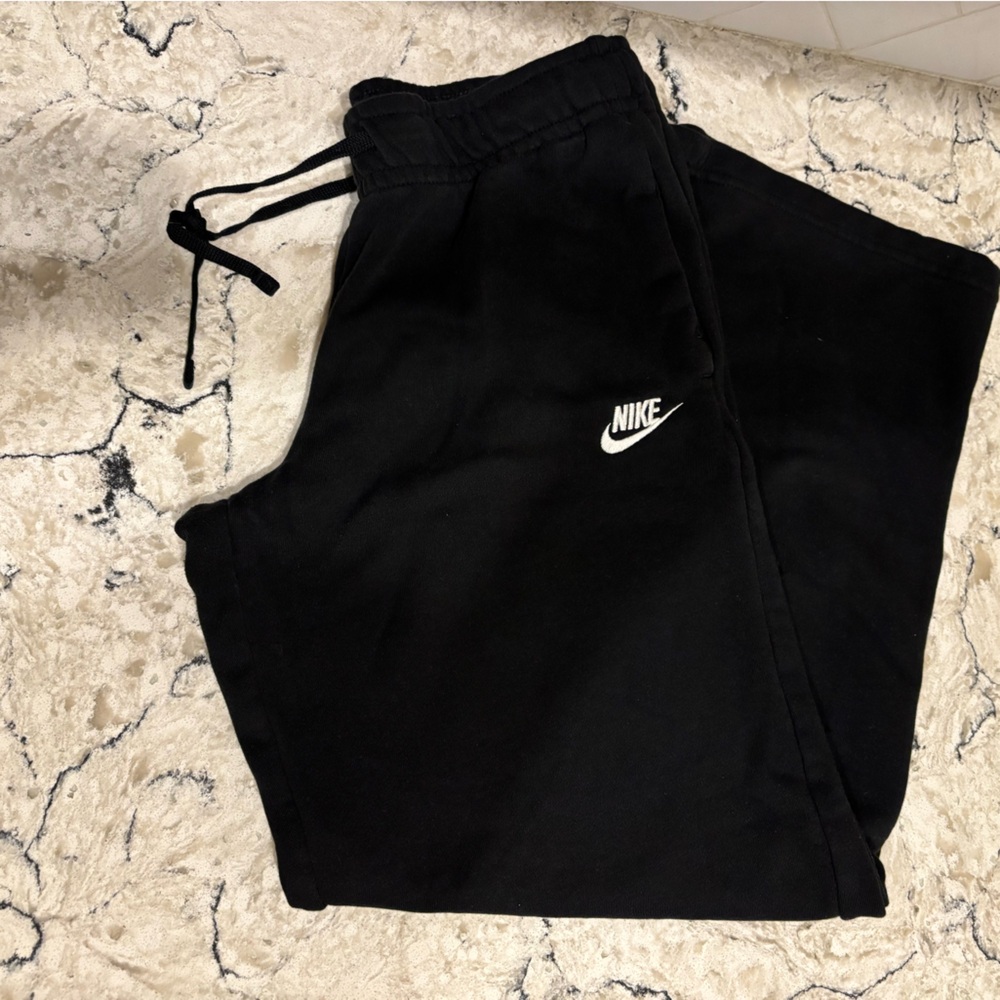 Nike Women's Black Wide Leg Sweatpants